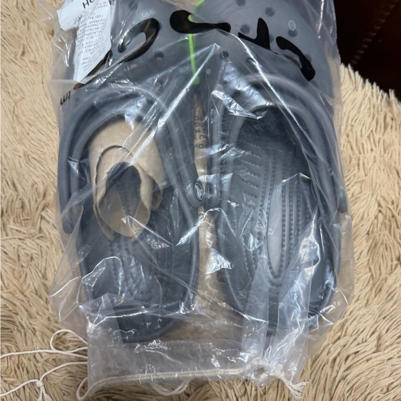 CROCS Black Toe-Post Women’s 4 Sandals with Gray Footbed - Picture 5 of 5